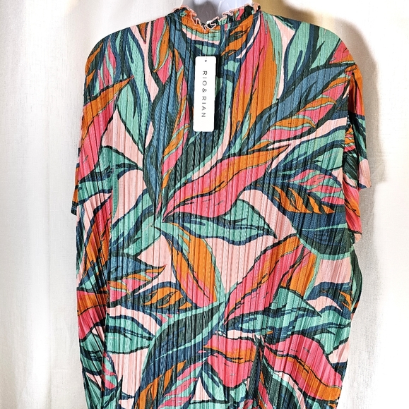 2/$20 Rio & Rian 2X Tropical Top - Picture 7 of 8